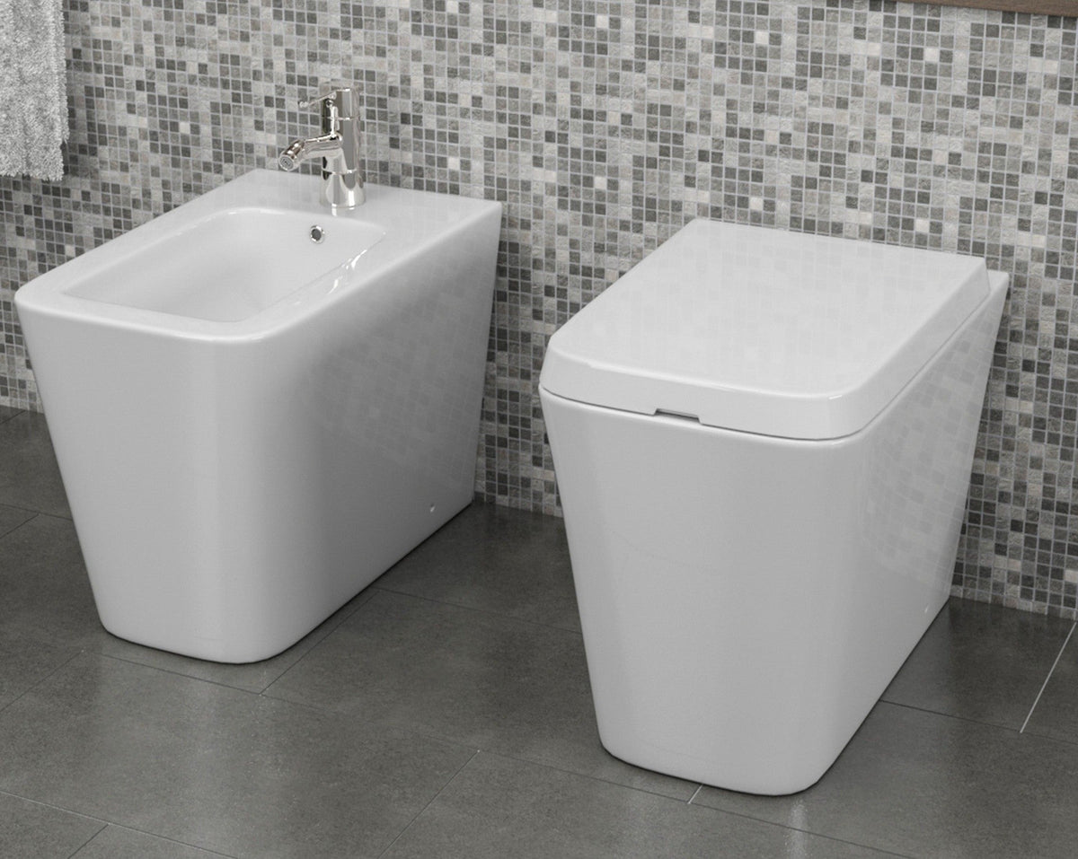 Coppia sanitari in ceramica filomuro Square WC e bidet con sedile soft close