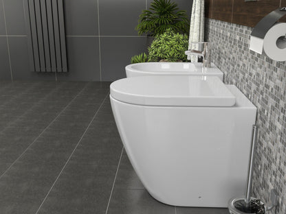 Coppia sanitari in ceramica filomuro Round WC e bidet con sedile soft close